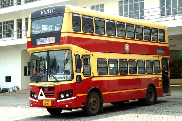 കൊച്ചി സിറ്റി റൈഡ് ഡബിൾ ഡക്കർ ബസ്: ട്രിപ്പുകളുടെ എണ്ണം വർദ്ധിപ്പിച്ചു; നിരക്ക് കുറച്ചു